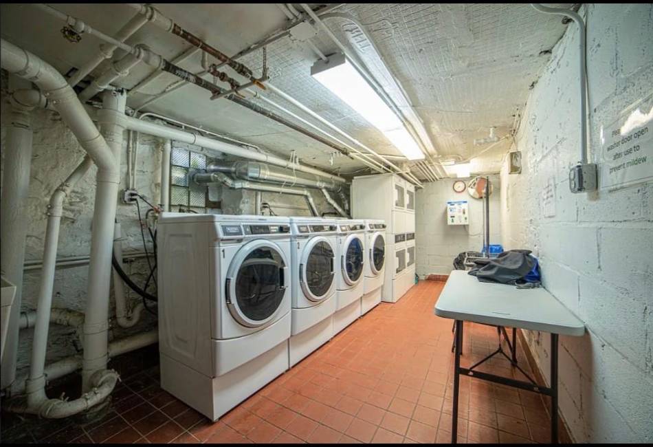 179 Ocean Parkway, Brooklyn, New York 11218, 1 Bedroom Bedrooms, ,1 BathroomBathrooms,Residential,For Sale,Ocean,490570