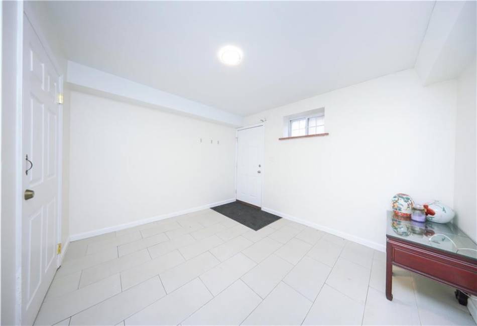 569 Putnam Avenue, Brooklyn, New York 11221, 1 Bedroom Bedrooms, ,1 BathroomBathrooms,Rental,For Sale,Putnam,490576