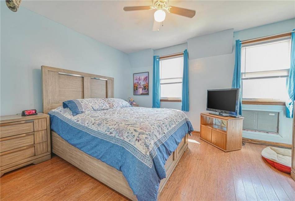 1655 72nd Street, Brooklyn, New York 11204, 3 Bedrooms Bedrooms, ,2 BathroomsBathrooms,Residential,For Sale,72nd,490495