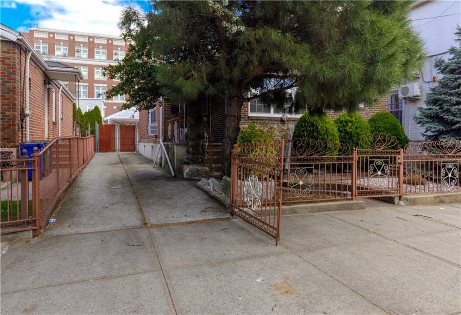 2421 1st Street, Brooklyn, New York 11223, 5 Bedrooms Bedrooms, ,2 BathroomsBathrooms,Residential,For Sale,1st,490541