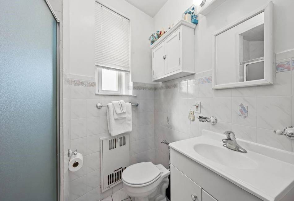 9437 Shore Road, Brooklyn, New York 11209, 2 Bedrooms Bedrooms, ,2 BathroomsBathrooms,Residential,For Sale,Shore,490531