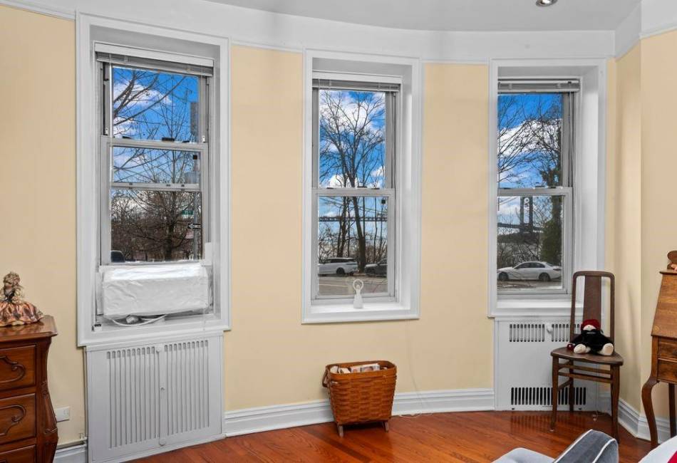 9437 Shore Road, Brooklyn, New York 11209, 2 Bedrooms Bedrooms, ,2 BathroomsBathrooms,Residential,For Sale,Shore,490531