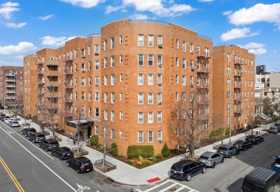 9437 Shore Road, Brooklyn, New York 11209, 2 Bedrooms Bedrooms, ,2 BathroomsBathrooms,Residential,For Sale,Shore,490531