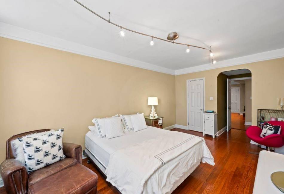 9437 Shore Road, Brooklyn, New York 11209, 2 Bedrooms Bedrooms, ,2 BathroomsBathrooms,Residential,For Sale,Shore,490531