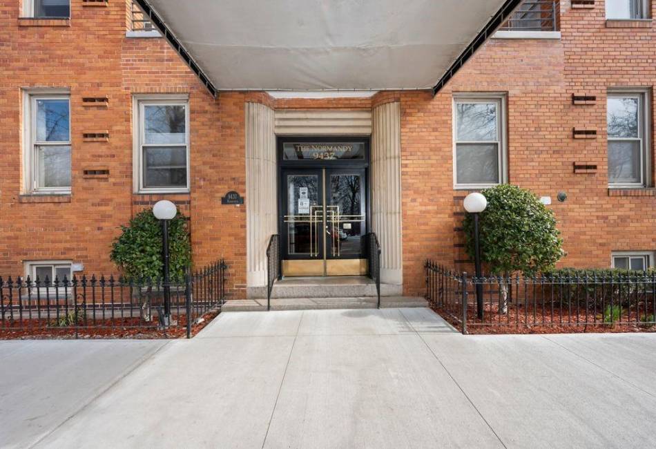 9437 Shore Road, Brooklyn, New York 11209, 2 Bedrooms Bedrooms, ,2 BathroomsBathrooms,Residential,For Sale,Shore,490531