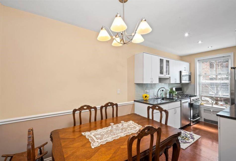 9437 Shore Road, Brooklyn, New York 11209, 2 Bedrooms Bedrooms, ,2 BathroomsBathrooms,Residential,For Sale,Shore,490531
