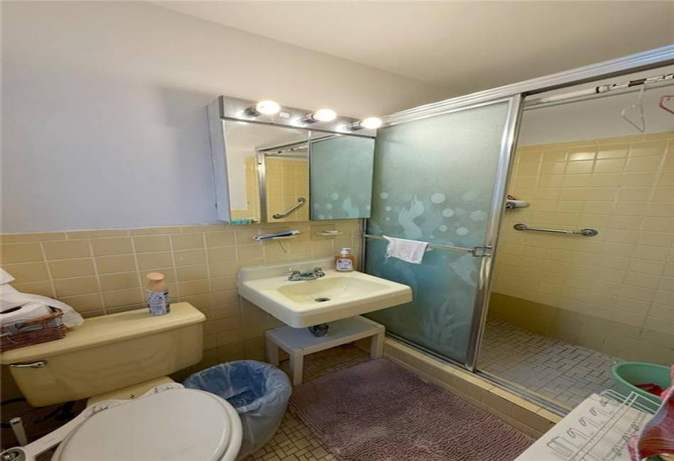 2650 Ocean Parkway, Brooklyn, New York 11235, 2 Bedrooms Bedrooms, ,2 BathroomsBathrooms,Residential,For Sale,Ocean,490557