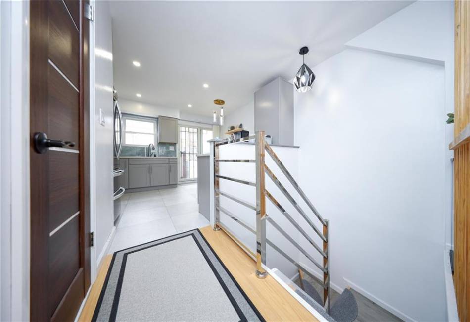 135 Saint Johns Avenue, Staten Island, New York 10305, 2 Bedrooms Bedrooms, ,2 BathroomsBathrooms,Residential,For Sale,Saint Johns,490617