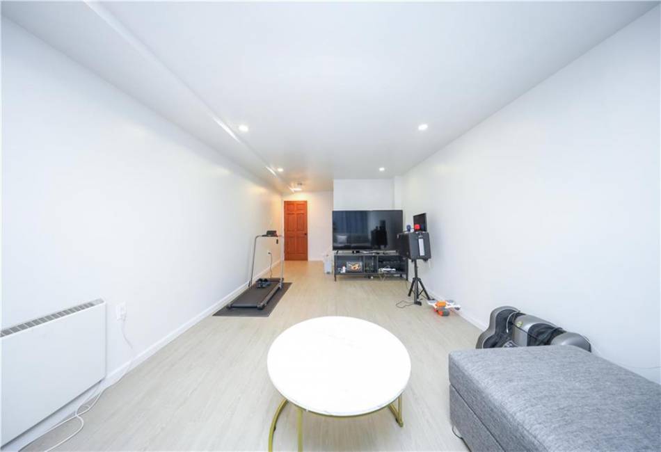 135 Saint Johns Avenue, Staten Island, New York 10305, 2 Bedrooms Bedrooms, ,2 BathroomsBathrooms,Residential,For Sale,Saint Johns,490617