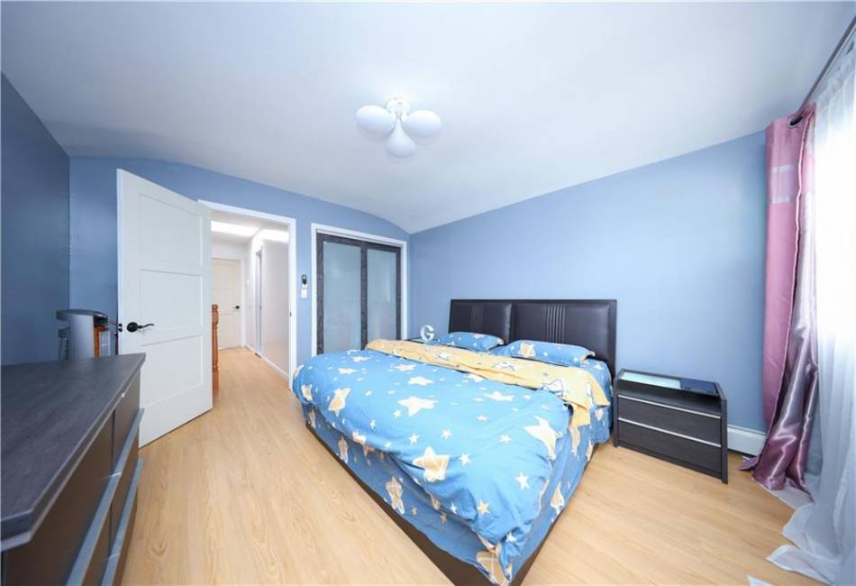 135 Saint Johns Avenue, Staten Island, New York 10305, 2 Bedrooms Bedrooms, ,2 BathroomsBathrooms,Residential,For Sale,Saint Johns,490617
