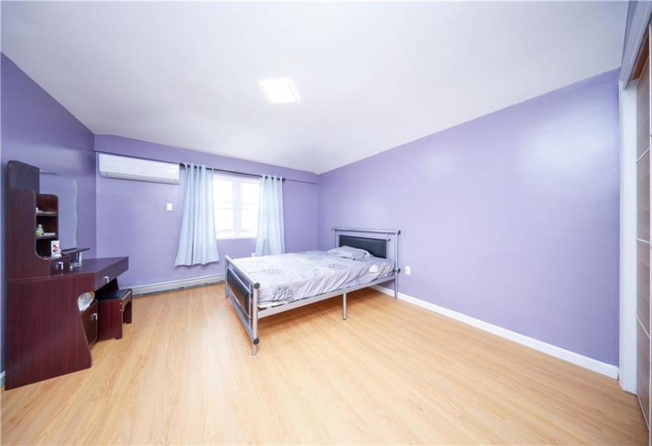 135 Saint Johns Avenue, Staten Island, New York 10305, 2 Bedrooms Bedrooms, ,2 BathroomsBathrooms,Residential,For Sale,Saint Johns,490617