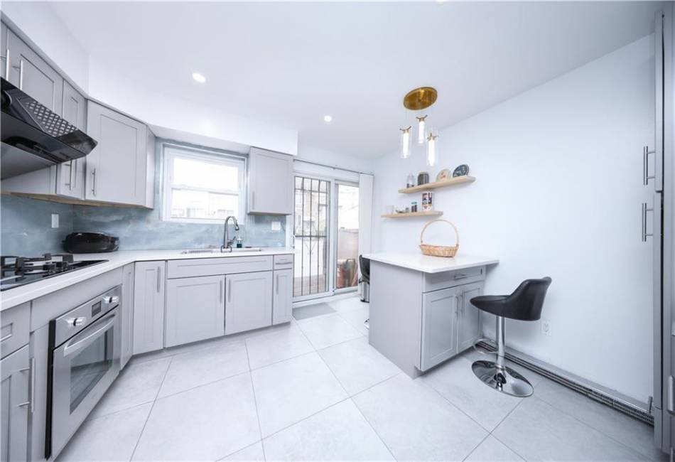 135 Saint Johns Avenue, Staten Island, New York 10305, 2 Bedrooms Bedrooms, ,2 BathroomsBathrooms,Residential,For Sale,Saint Johns,490617