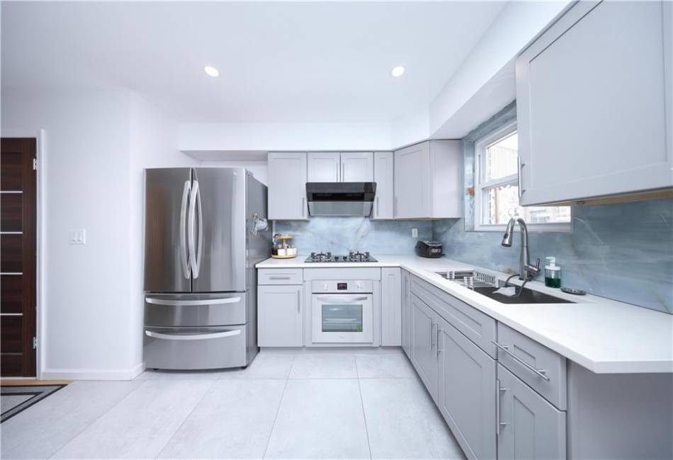 135 Saint Johns Avenue, Staten Island, New York 10305, 2 Bedrooms Bedrooms, ,2 BathroomsBathrooms,Residential,For Sale,Saint Johns,490617