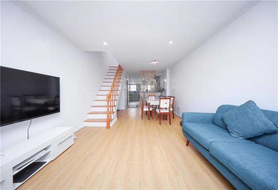 135 Saint Johns Avenue, Staten Island, New York 10305, 2 Bedrooms Bedrooms, ,2 BathroomsBathrooms,Residential,For Sale,Saint Johns,490617