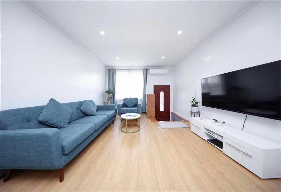 135 Saint Johns Avenue, Staten Island, New York 10305, 2 Bedrooms Bedrooms, ,2 BathroomsBathrooms,Residential,For Sale,Saint Johns,490617