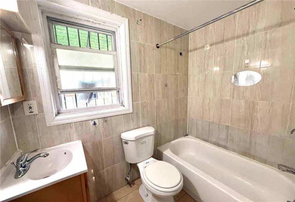 2162 Brown Street, Brooklyn, New York 11229, 3 Bedrooms Bedrooms, ,3 BathroomsBathrooms,Residential,For Sale,Brown,490585