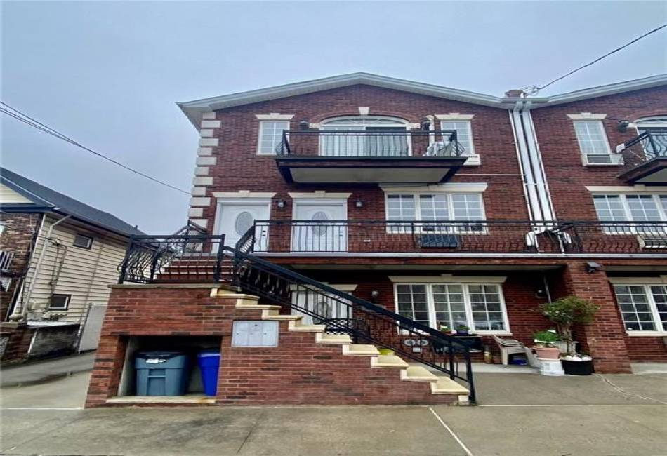 18 Bay 38th Street, Brooklyn, New York 11214, 3 Bedrooms Bedrooms, ,3 BathroomsBathrooms,Residential,For Sale,Bay 38th,490622