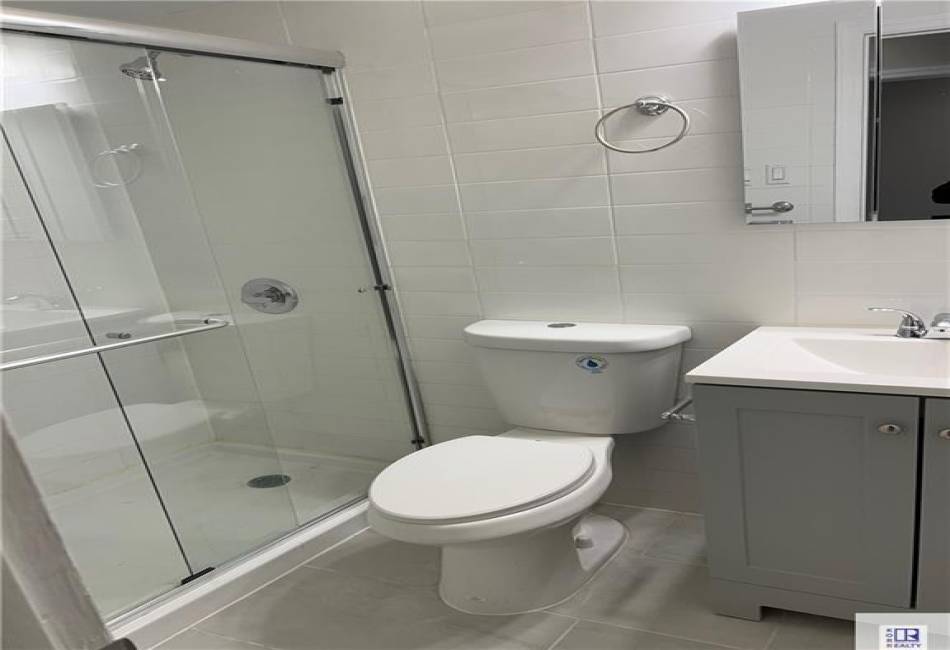 2959 Ocean Parkway, Brooklyn, New York 11235, 1 Bedroom Bedrooms, ,1 BathroomBathrooms,Residential,For Sale,Ocean,490632