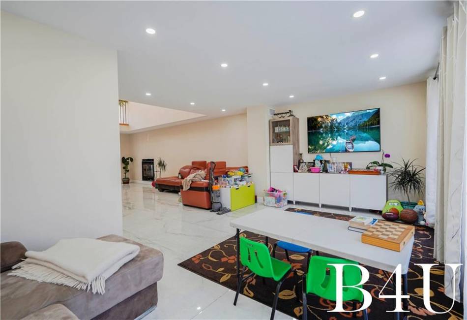 2217 64th Street, Brooklyn, New York 11234, 5 Bedrooms Bedrooms, ,4 BathroomsBathrooms,Residential,For Sale,64th,490633