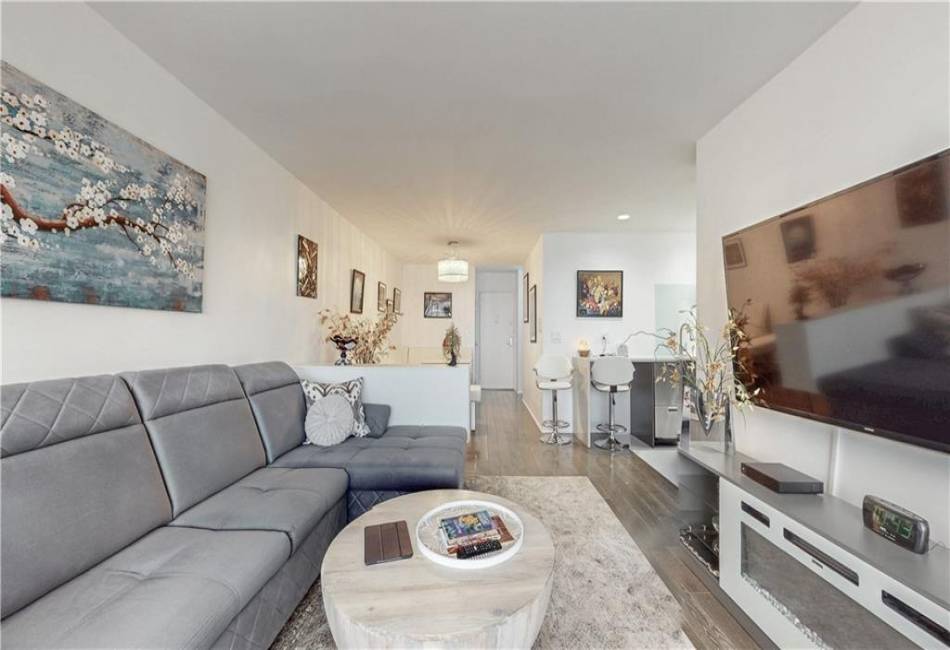 1625 Emmons Avenue, Brooklyn, New York 11235, 2 Bedrooms Bedrooms, ,1 BathroomBathrooms,Residential,For Sale,Emmons,490646