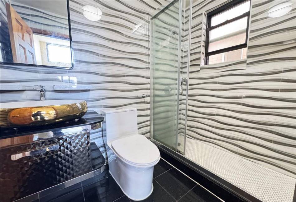 31-47 137th Street, Brooklyn, New York 11354, 2 Bedrooms Bedrooms, ,1 BathroomBathrooms,Residential,For Sale,137th,490639