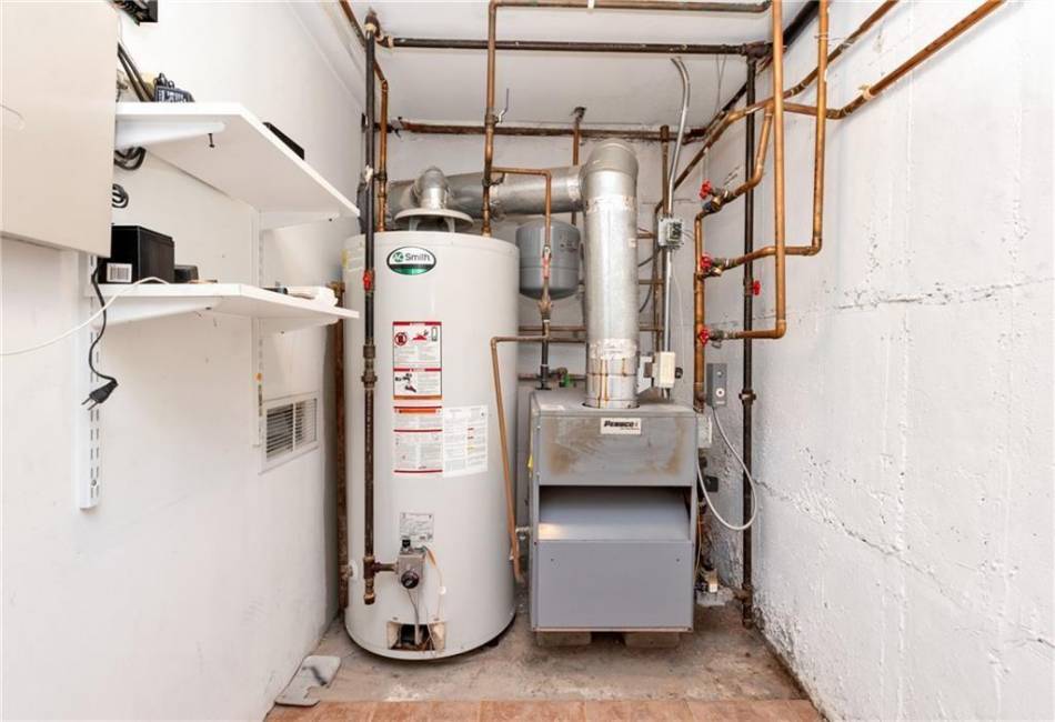2556 26th Street, Brooklyn, New York 11235, 3 Bedrooms Bedrooms, ,4 BathroomsBathrooms,Residential,For Sale,26th,490649