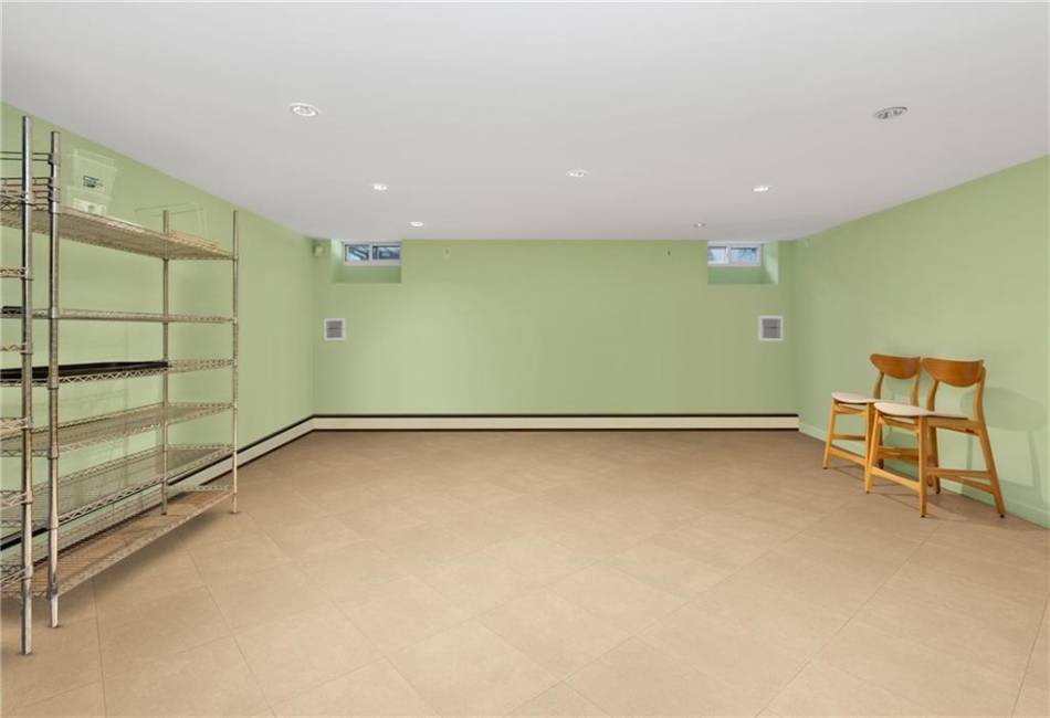 2556 26th Street, Brooklyn, New York 11235, 3 Bedrooms Bedrooms, ,4 BathroomsBathrooms,Residential,For Sale,26th,490649