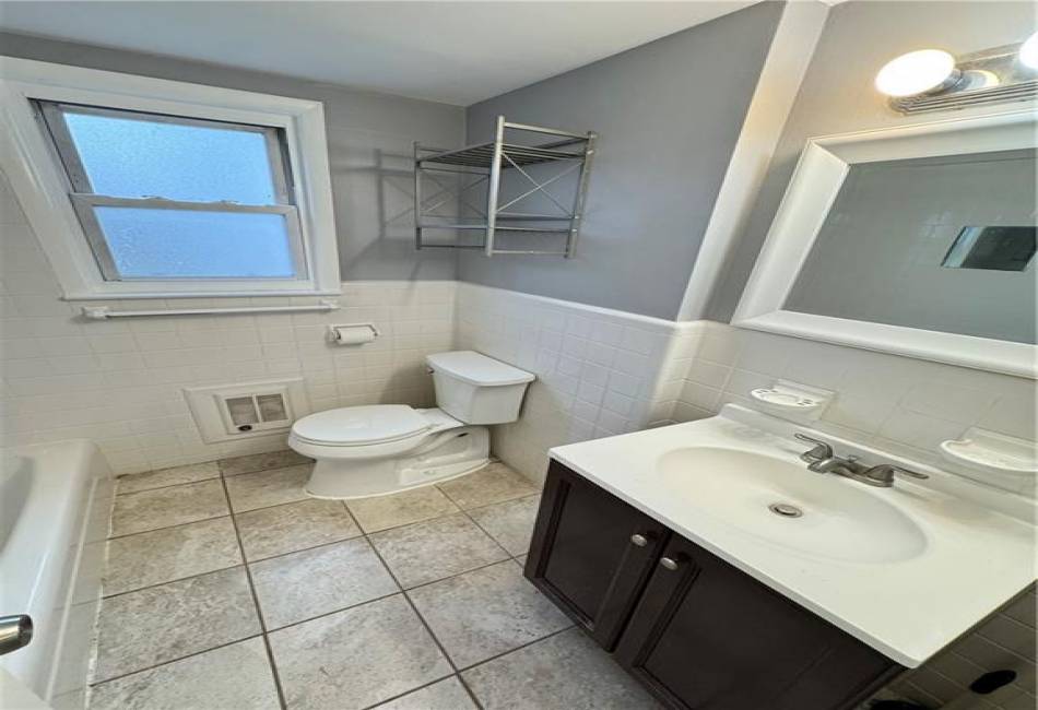 1915 South Railroad Avenue, Staten Island, New York 10306, 8 Bedrooms Bedrooms, ,4 BathroomsBathrooms,Residential,For Sale,South Railroad,490648