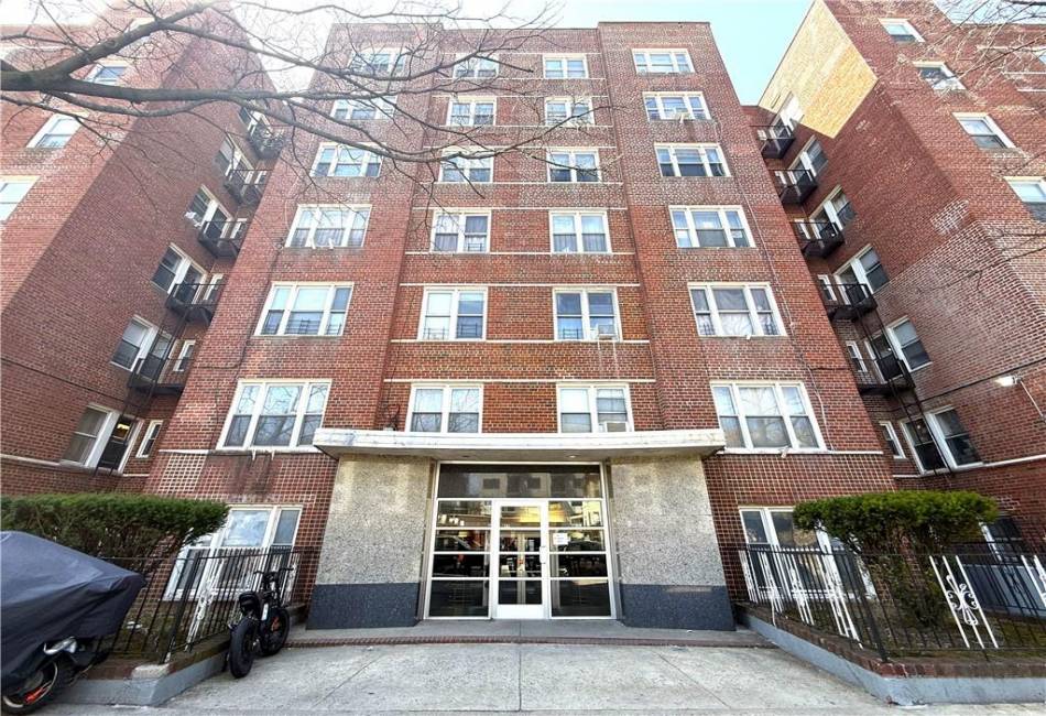 50 Kenilworth Place, Brooklyn, New York 11210, 3 Bedrooms Bedrooms, ,1 BathroomBathrooms,Residential,For Sale,Kenilworth,490664