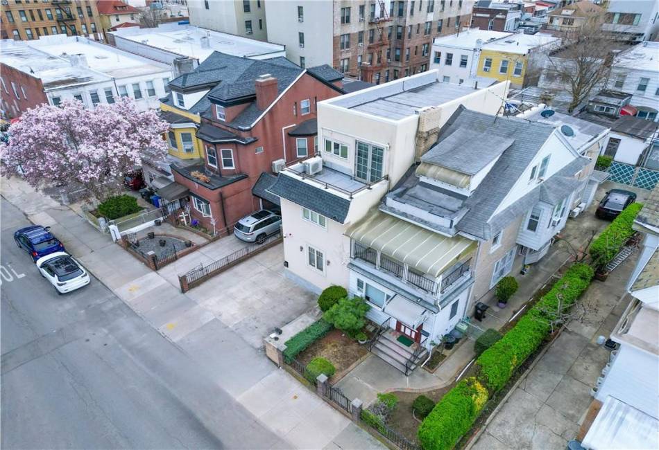 2162 62nd Street, Brooklyn, New York 11204, 4 Bedrooms Bedrooms, ,5 BathroomsBathrooms,Residential,For Sale,62nd,490672