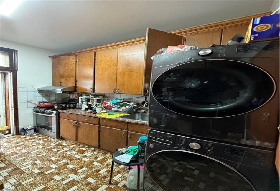 436 77th Street, Brooklyn, New York 11209, 7 Bedrooms Bedrooms, ,Residential,For Sale,77th,490676