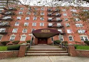 360 Ocean Parkway, Brooklyn, New York 11218, 1 Bedroom Bedrooms, ,1 BathroomBathrooms,Residential,For Sale,Ocean,490678