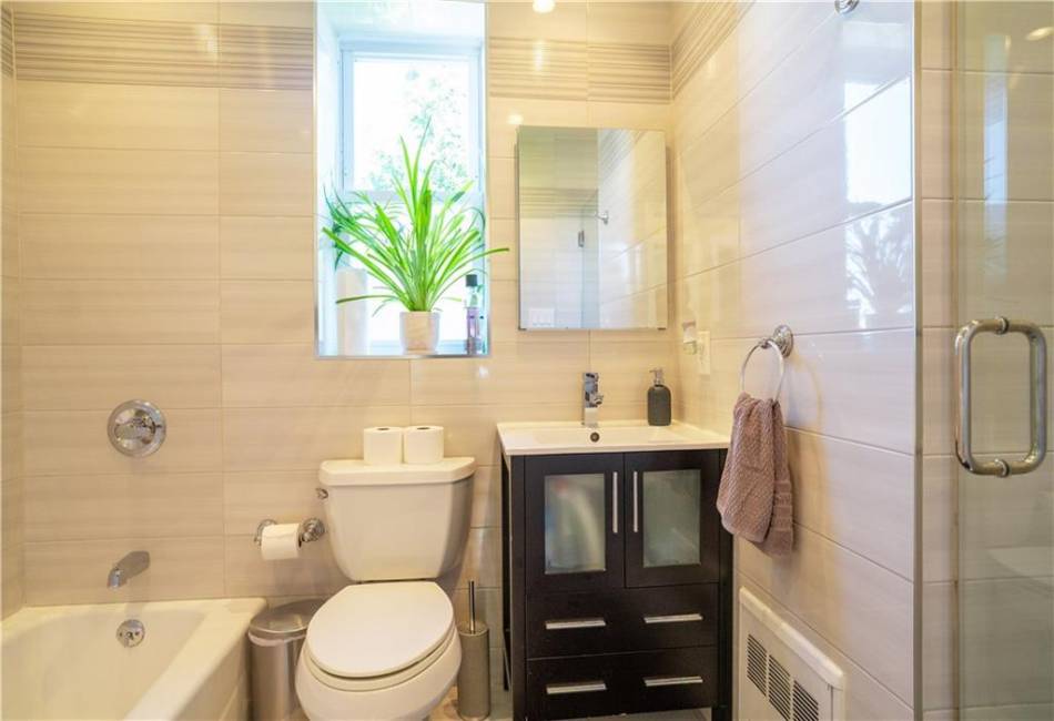 4211 Avenue R, Brooklyn, New York 11234, 4 Bedrooms Bedrooms, ,Residential,For Sale,Avenue R,490680