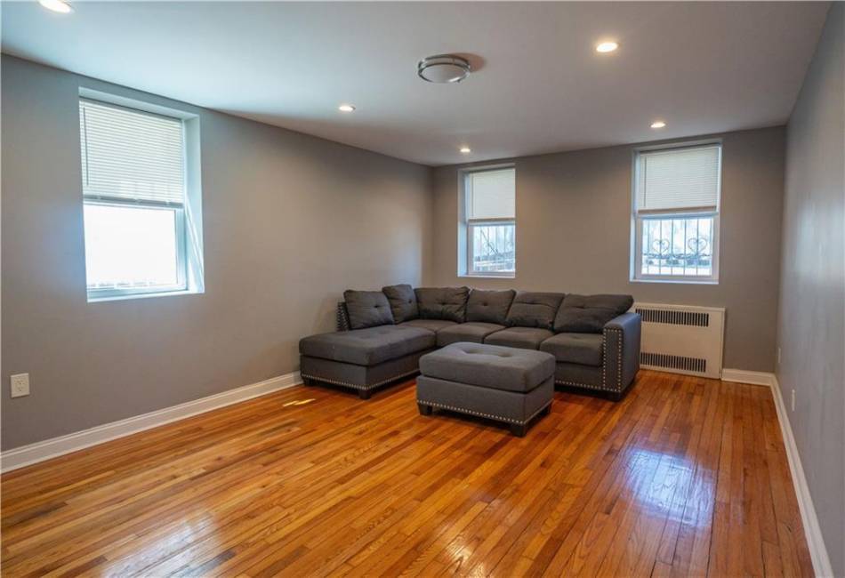 4211 Avenue R, Brooklyn, New York 11234, 4 Bedrooms Bedrooms, ,Residential,For Sale,Avenue R,490680