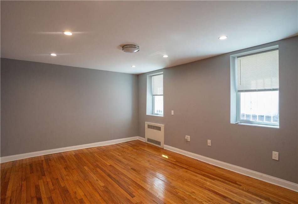 4211 Avenue R, Brooklyn, New York 11234, 4 Bedrooms Bedrooms, ,Residential,For Sale,Avenue R,490680