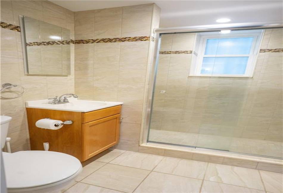 4211 Avenue R, Brooklyn, New York 11234, 4 Bedrooms Bedrooms, ,Residential,For Sale,Avenue R,490680