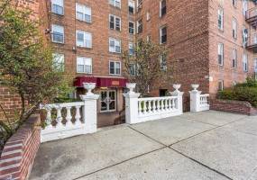 2525 Nostrand Avenue, Brooklyn, New York 11210, 2 Bedrooms Bedrooms, ,1 BathroomBathrooms,Residential,For Sale,Nostrand,490608