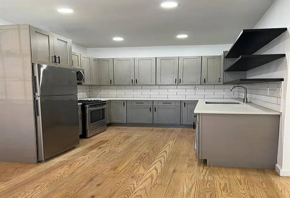 8614 Avenue B, Brooklyn, New York 11236, 2 Bedrooms Bedrooms, ,1 BathroomBathrooms,Rental,For Sale,Avenue B,490659