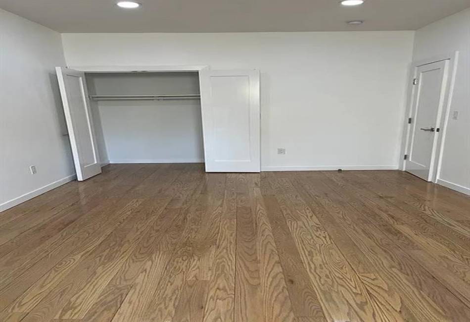 8614 Avenue B, Brooklyn, New York 11236, 2 Bedrooms Bedrooms, ,1 BathroomBathrooms,Rental,For Sale,Avenue B,490659