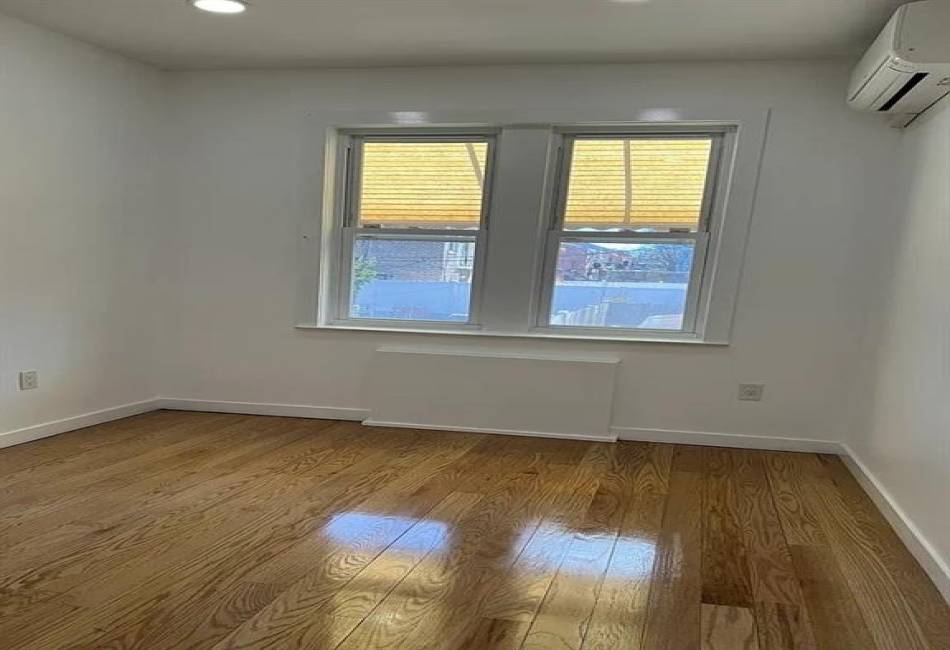 8614 Avenue B, Brooklyn, New York 11236, 2 Bedrooms Bedrooms, ,1 BathroomBathrooms,Rental,For Sale,Avenue B,490659