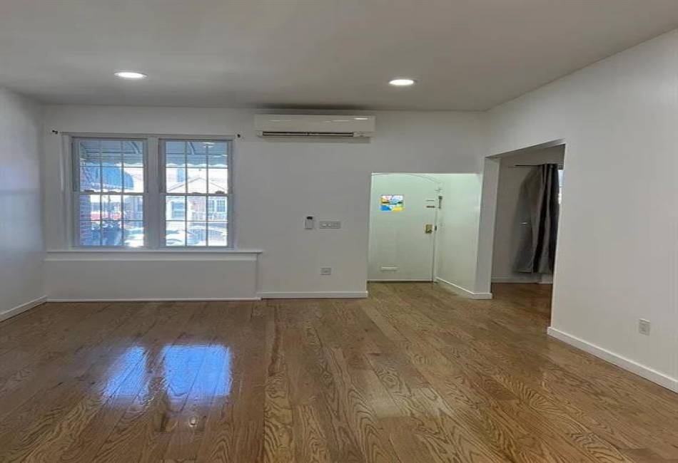 8614 Avenue B, Brooklyn, New York 11236, 2 Bedrooms Bedrooms, ,1 BathroomBathrooms,Rental,For Sale,Avenue B,490659