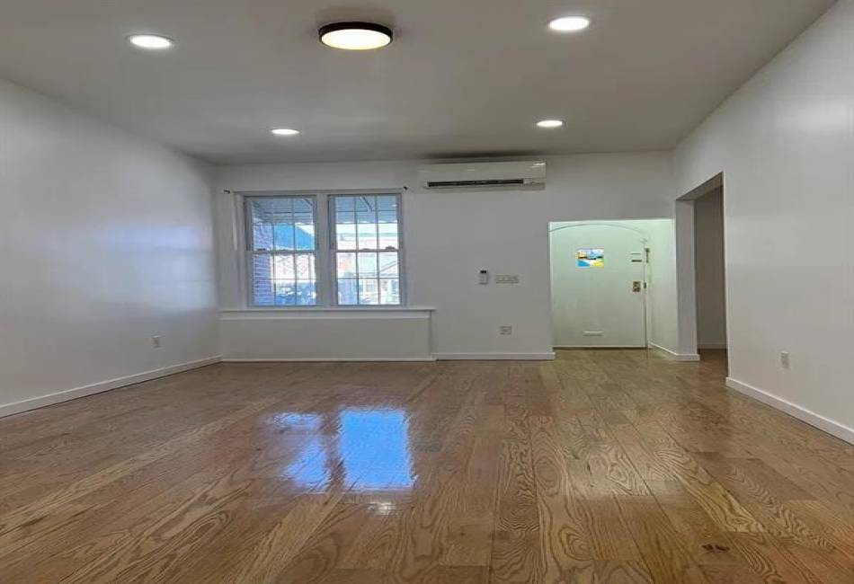 8614 Avenue B, Brooklyn, New York 11236, 2 Bedrooms Bedrooms, ,1 BathroomBathrooms,Rental,For Sale,Avenue B,490659
