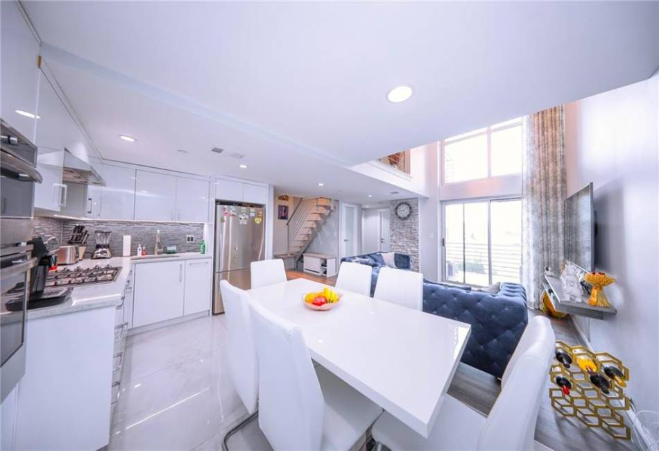 2784 12th Street, Brooklyn, New York 11235, 2 Bedrooms Bedrooms, ,2 BathroomsBathrooms,Residential,For Sale,12th,490669
