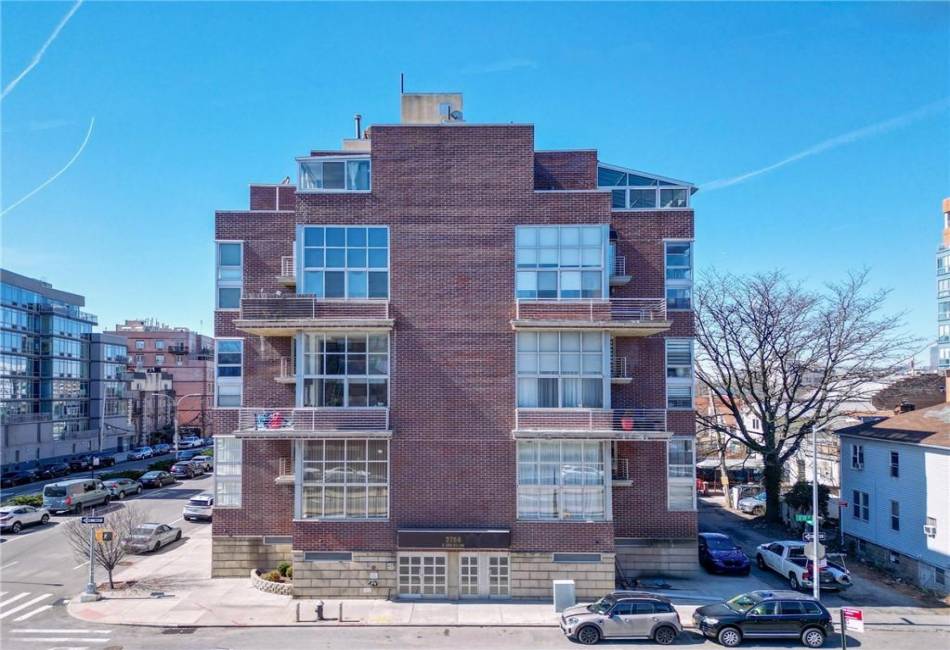 2784 12th Street, Brooklyn, New York 11235, 2 Bedrooms Bedrooms, ,2 BathroomsBathrooms,Residential,For Sale,12th,490669