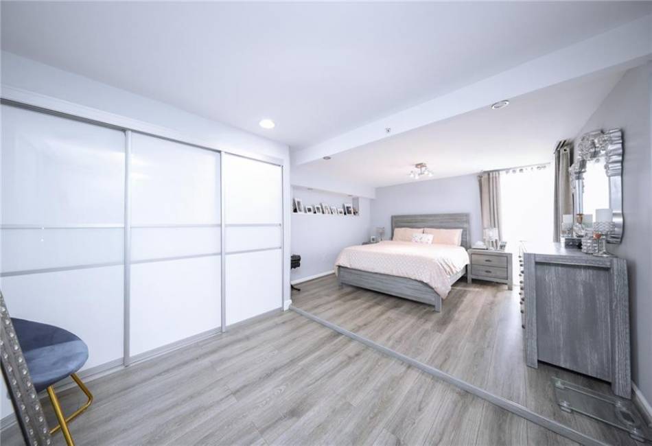 2784 12th Street, Brooklyn, New York 11235, 2 Bedrooms Bedrooms, ,2 BathroomsBathrooms,Residential,For Sale,12th,490669