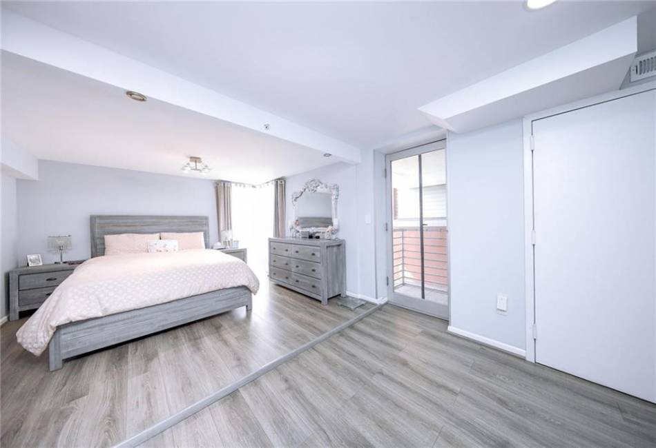 2784 12th Street, Brooklyn, New York 11235, 2 Bedrooms Bedrooms, ,2 BathroomsBathrooms,Residential,For Sale,12th,490669