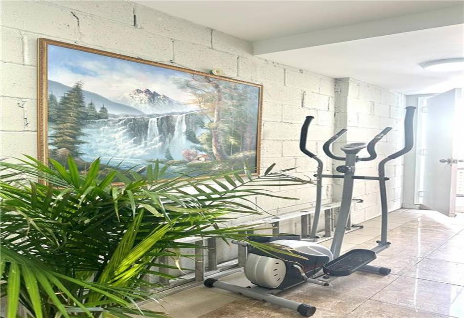 2784 12th Street, Brooklyn, New York 11235, 2 Bedrooms Bedrooms, ,2 BathroomsBathrooms,Residential,For Sale,12th,490669