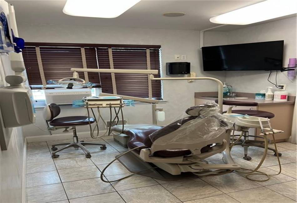2936 Hylan Boulevard, Staten Island, New York 10306, ,Mixed Use,For Sale,Hylan,490683