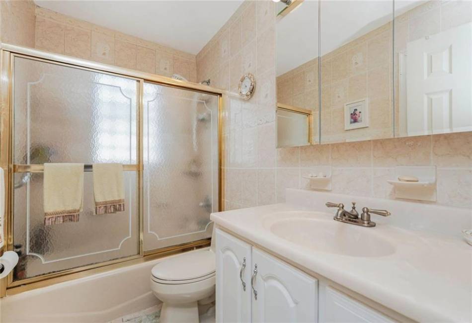 39 Longdale Street, Staten Island, New York 10314, 3 Bedrooms Bedrooms, ,2 BathroomsBathrooms,Residential,For Sale,Longdale,490685