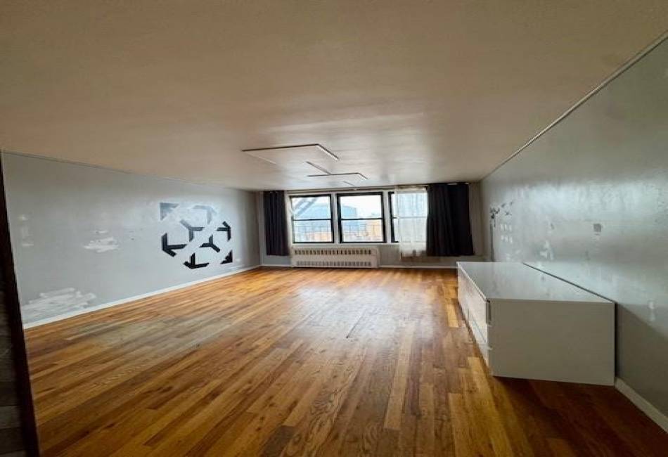 611 Banner Avenue, Brooklyn, New York 11235, 1 Bedroom Bedrooms, ,1 BathroomBathrooms,Residential,For Sale,Banner,490694